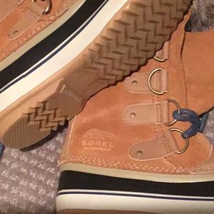 Sorel. Size 10. Joan of Ark snow boot.